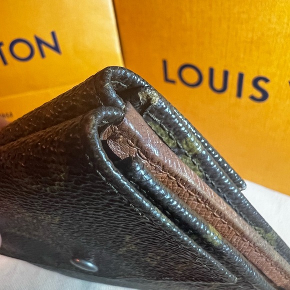 Louis Vuitton Elise Compact Wallet Men or Women’s wallet - Picture 2 of 16